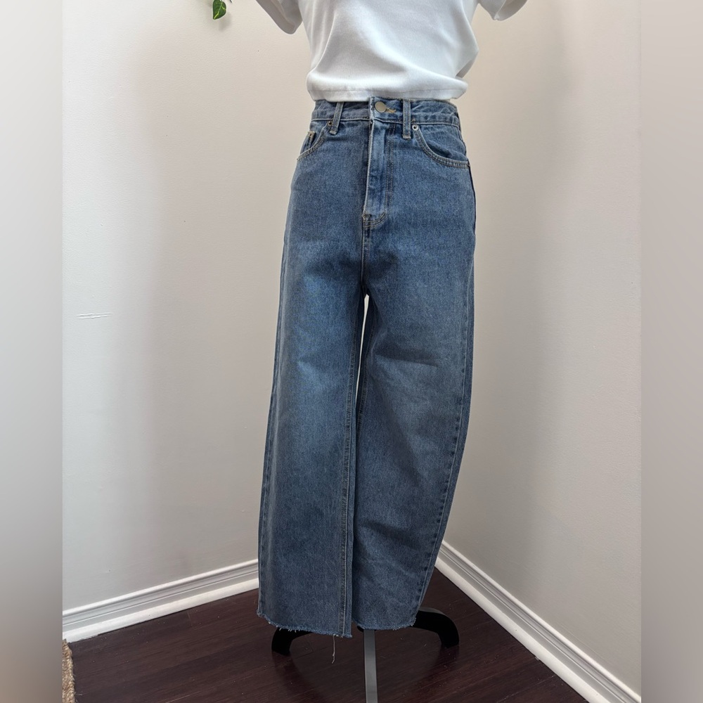 OAK + FORT Blue Wide Leg Jeans High Waisted Size xs Cotton Distressed Hem